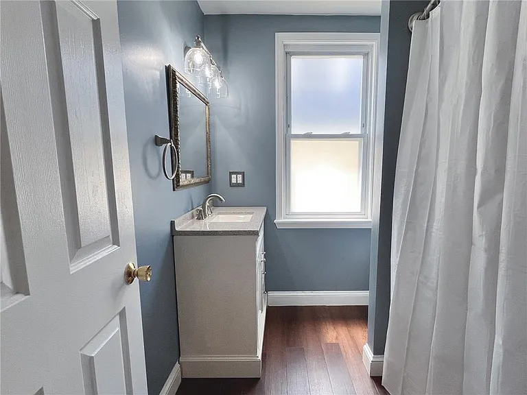 708 Pardee St — Photo 13