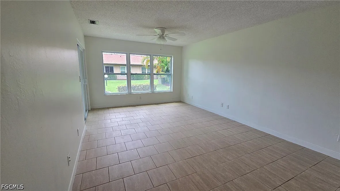 1 bed, 1.0 bath, 666 sqft, $1,300 — Photo 3