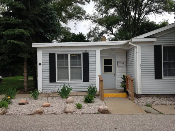 2243 E Apple Ave, Muskegon, MI 49442