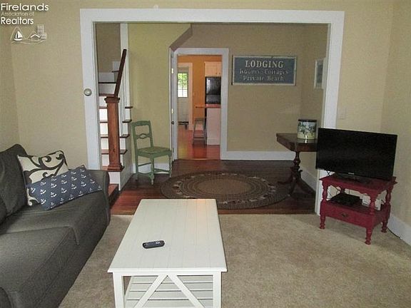 4th image of 730 Jasmine Ave