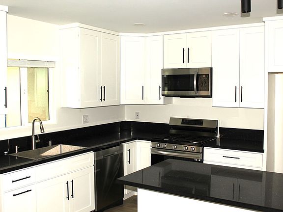 4th image of 14661 Brand Blvd