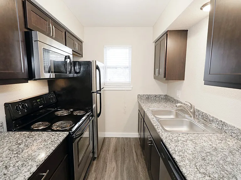 Bennett Pointe — Photo 19
