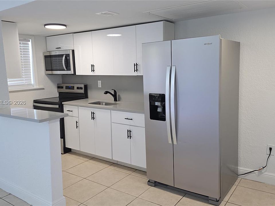 1st image of 3901 SW 112th Ave APT 38