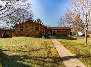 201 Robert Dr, Normal, IL 61761