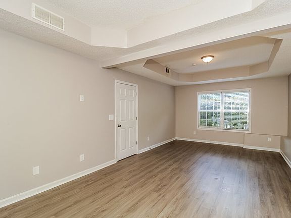 5th image of 7336 Westwood Ln