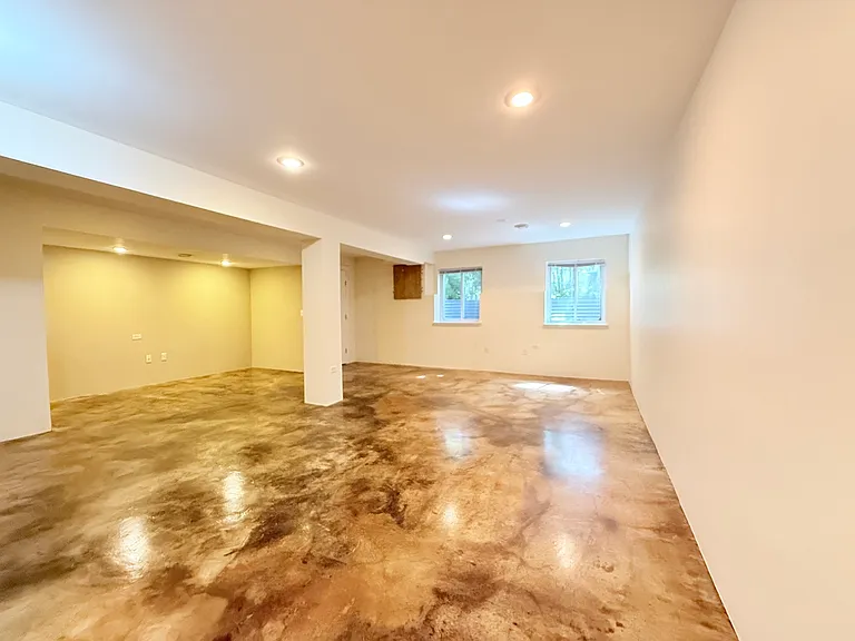 2307 Stoughton Dr — Photo 20