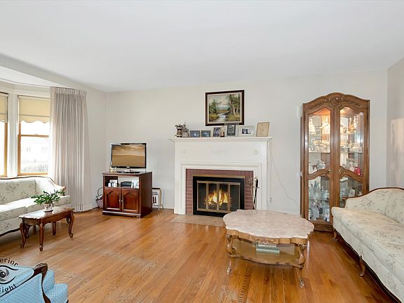 5th image of 9957 S Saint Louis Ave