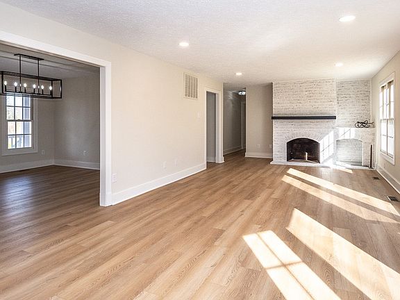 5th image of 4274 Fox Hunter Ln