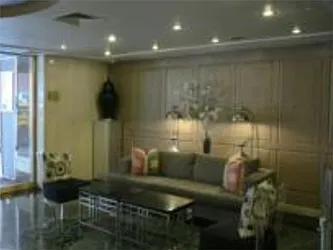 Rented by R New York