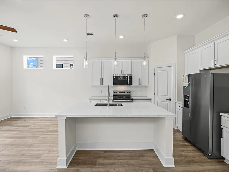 443 Hahlo St — Photo 13