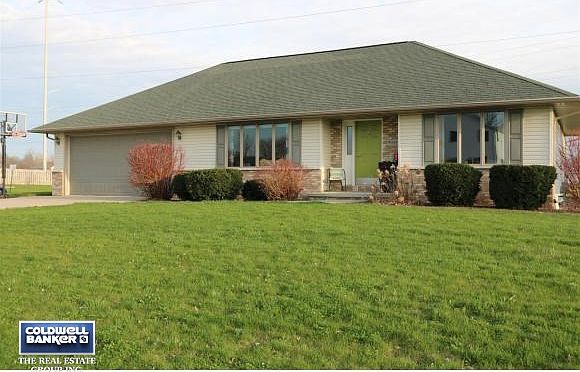 Nice curb appeal here!