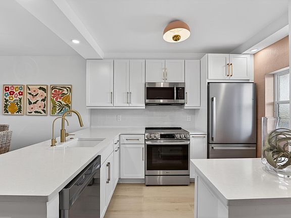 4th image of 1427 E Hillsboro Boulevard #628