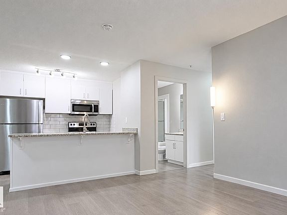 3rd image of 5515 7th Ave SW #127