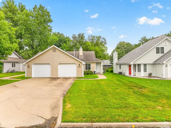 4219 Timberline Ct, Lawrence, KS 66049