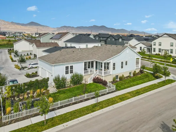 6241 W Arranmore Dr, South Jordan, UT 84009