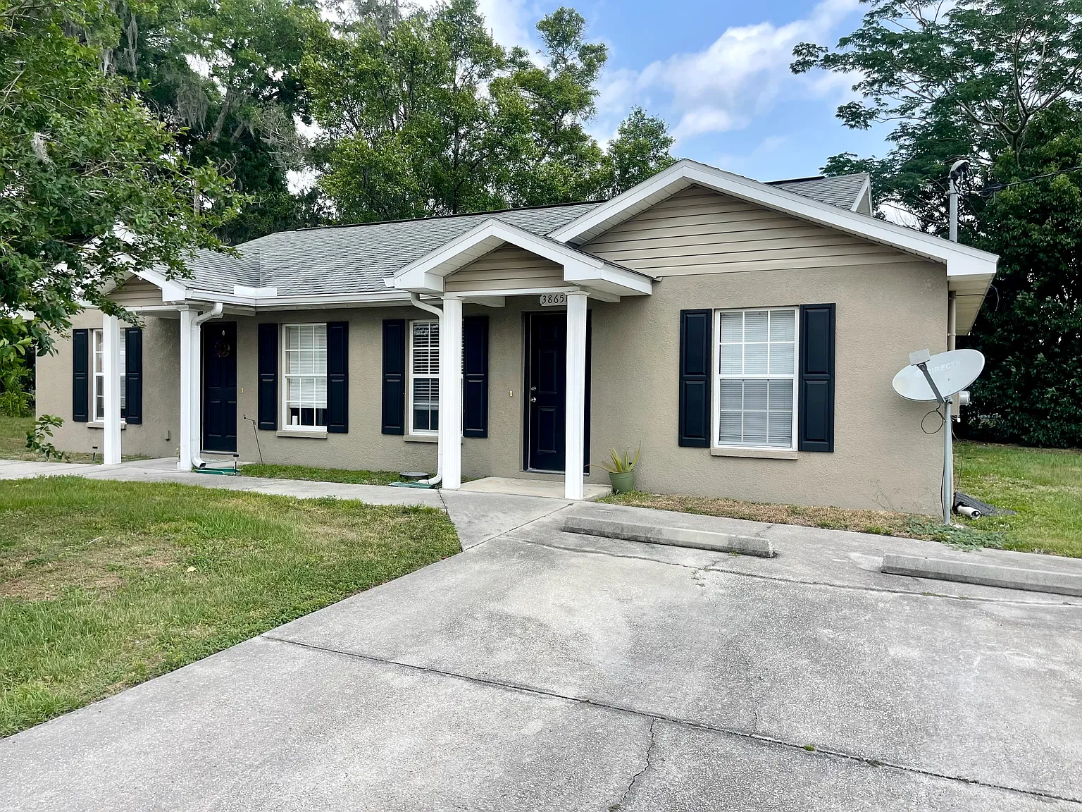 2 bed, 814 sqft, $1,300 — Photo 1