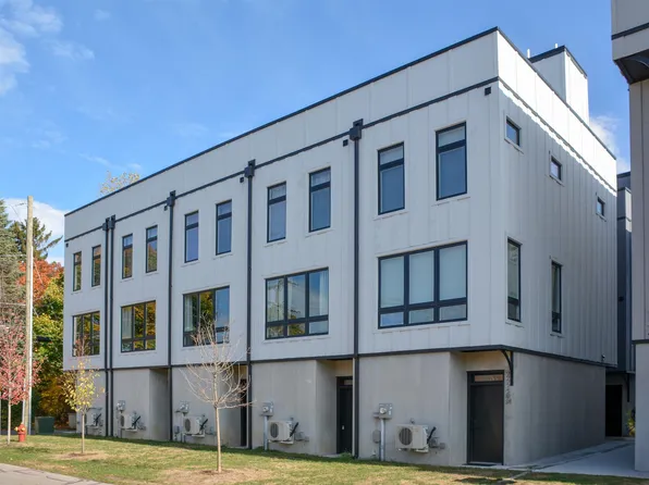 208 Gillis St #12, Traverse City, MI 49684