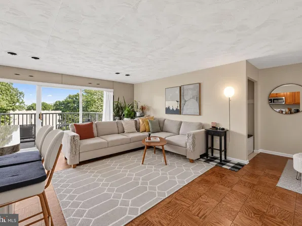 2636 Wagon Dr #269, Alexandria, VA 22303
