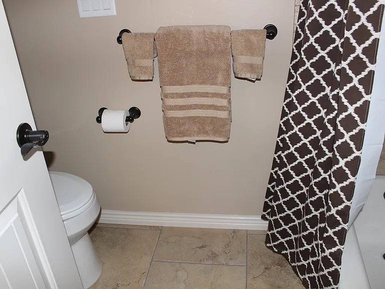 1074 Gleneagles Dr — Photo 33