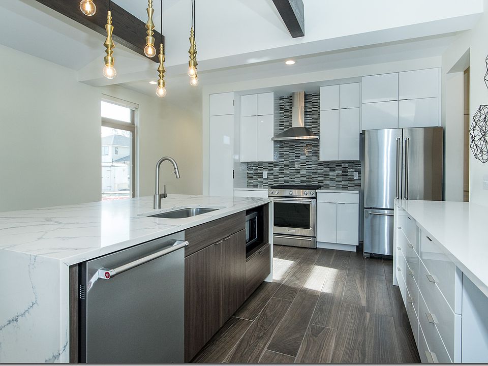 Gourmet Kitchens with Waterfall Countertop