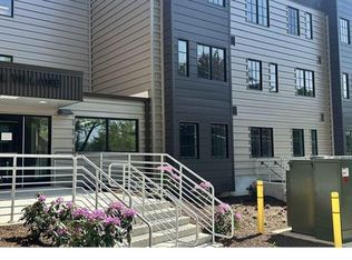 1012 N 6th St, Harrisburg, PA 17102