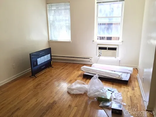 Rented by City Connections Realty | media 29