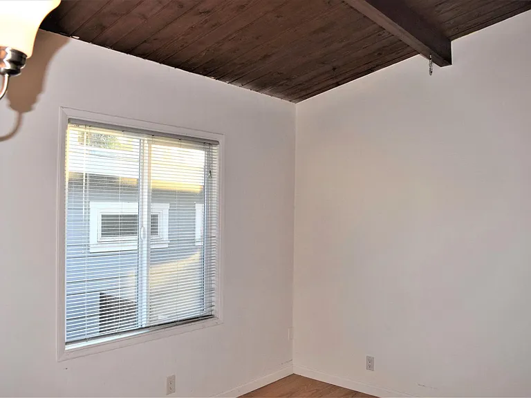 267 Barbara Ave — Photo 4