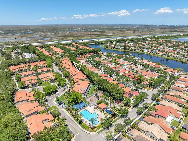 800 Sorrento Dr #2 — Photo 43