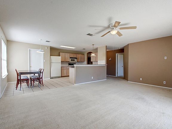 4th image of 304 N Pauley Dr