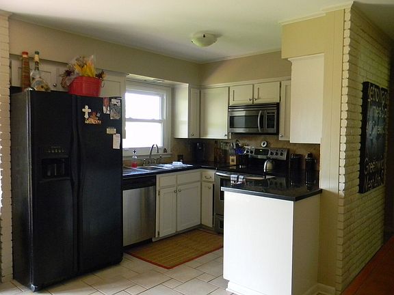 3rd image of 903 Norwood Dr