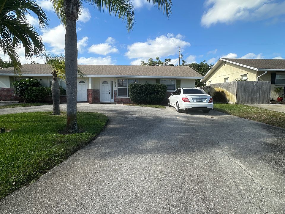 1st image of 8908 SE Parkway Dr