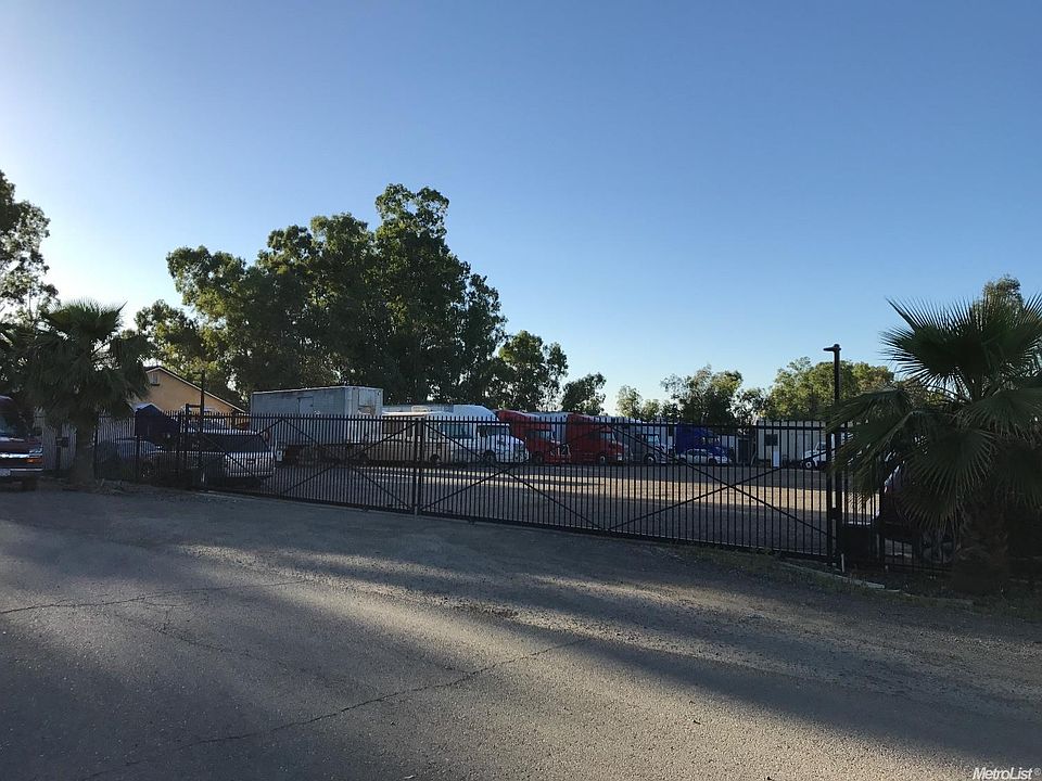 1st image of 3033 I St