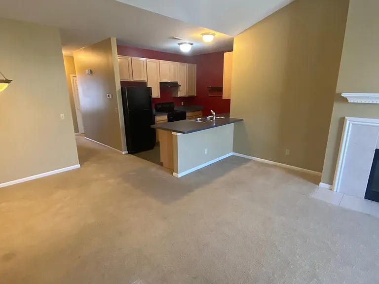 1180 Alameda Blvd — Photo 6