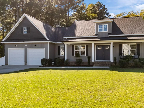 255 Ravens Row Dr, Benson, NC 27504