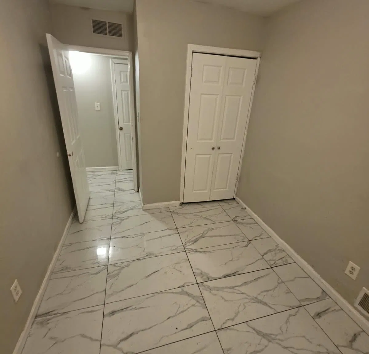 3 bed, 1300 sqft, $1,500 — Photo 2