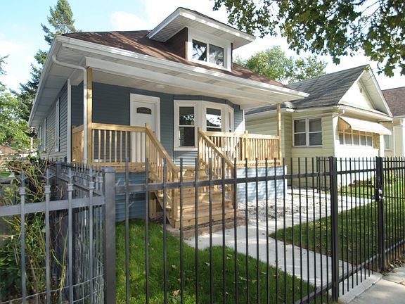 2nd image of 1121 N Mayfield Ave