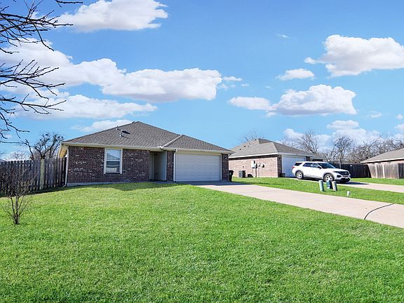 2nd image of 7319 Upland Bend Dr