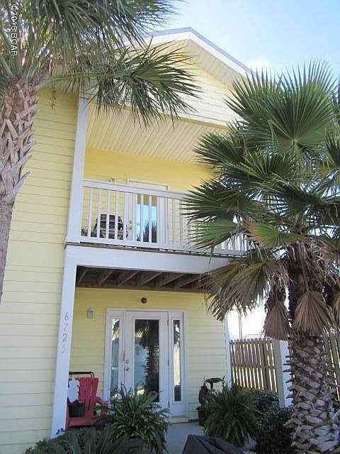 Beach Drive Entrance