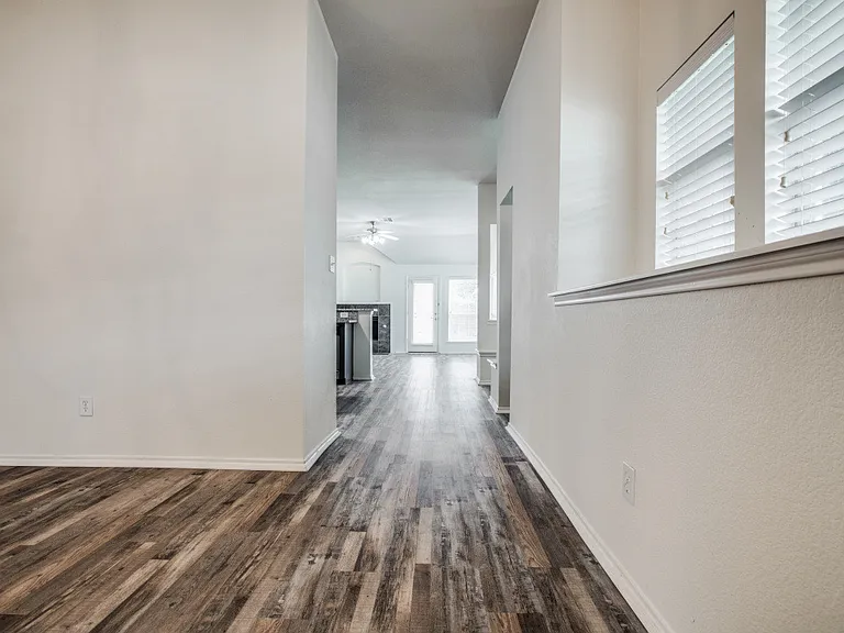 9900 Northgate Dr — Photo 25