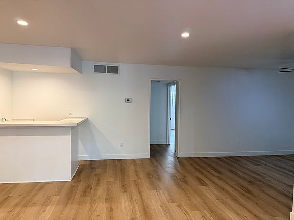 5th image of 4304 Babcock Ave #103