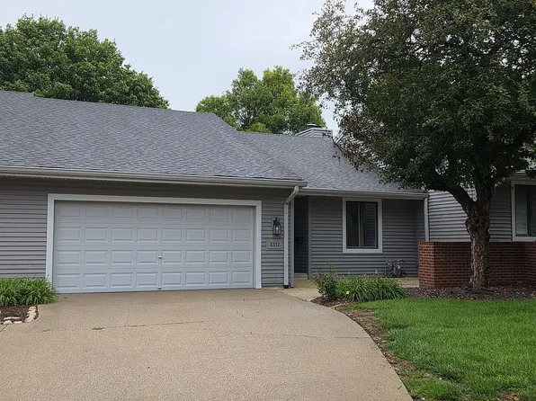 2312 Northpointe Dr, Bloomington, IL 61704