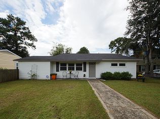 1235 Hawthorne Cir, Hanahan, SC 29410