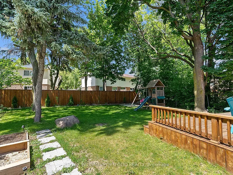 24 Ulysses Pl — Photo 45