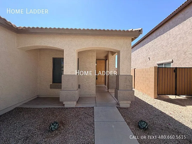 915 E Gold Dust Way — Photo 2