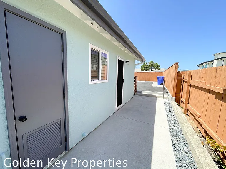 2715 Madison St #1 — Photo 15