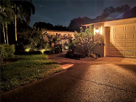 2nd image of 4251 Dryden Cir
