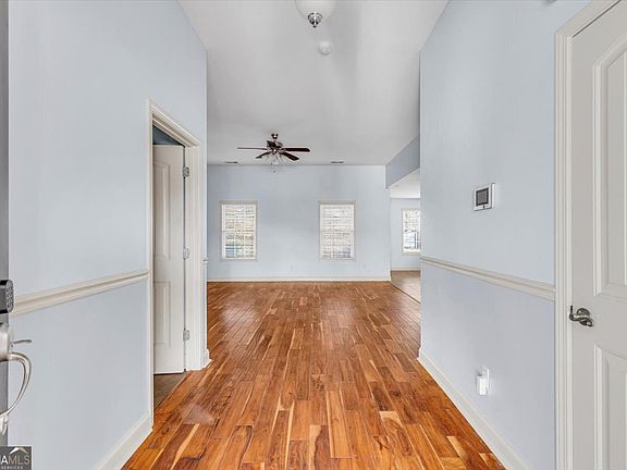 3rd image of 86 White Oak Rd NE