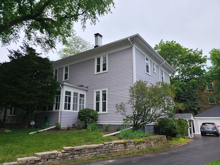 1015 Noyes St — Photo 1
