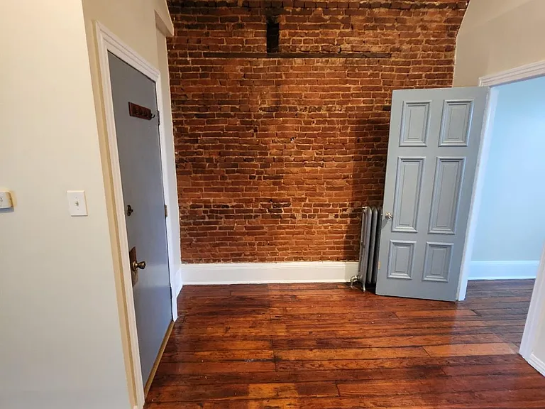 2210 E York St #12-3F — Photo 5