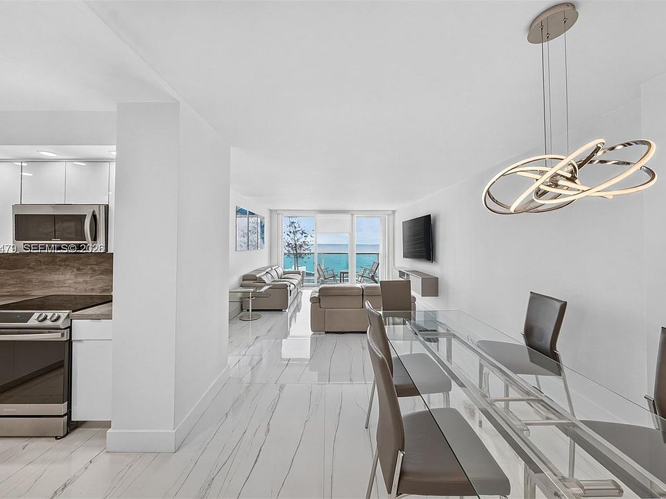 1st image of 100 Bayview Dr APT 1908